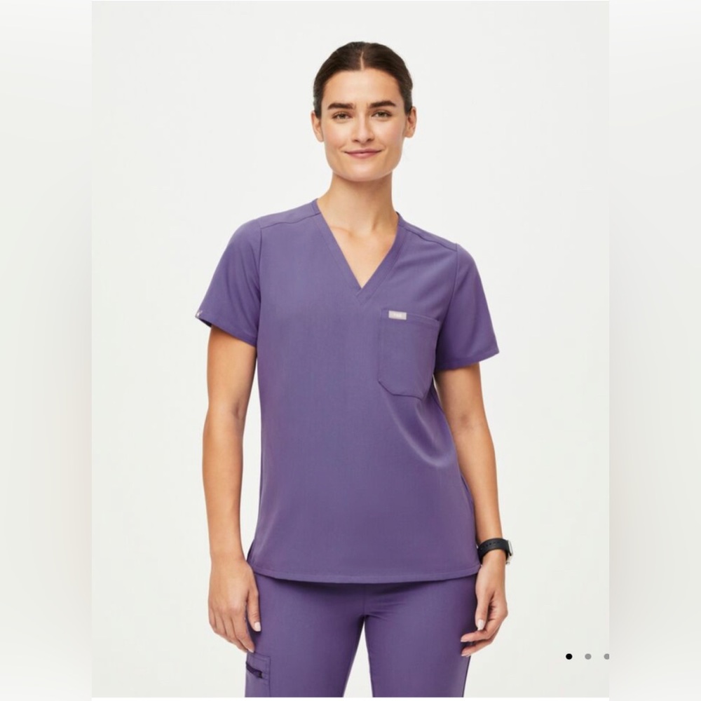 FIG Catarina One-Pocket Scrub Top - Size small
